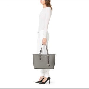 Michael Kors Jet Set Tote-Medium